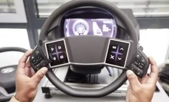 نمایشگر روی فرمان