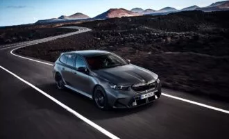 بی ام و M5 تورینگ