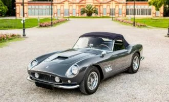 فراری 250 GT کالیفرنیا اسپایدر