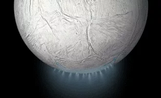 کشف نشانههایی از حیات در انسلادوس