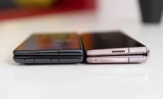 گوشی تاشو هواوی و سامسونگ در کنار هم