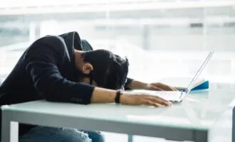 اخراج فارغ‌التحصیلان نسل زد