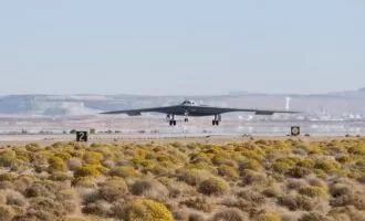 بمب‌افکن B-21 نیروی هوایی آمریکا