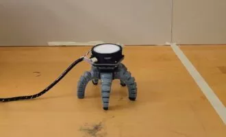 کنترل ربات توسط قارچ