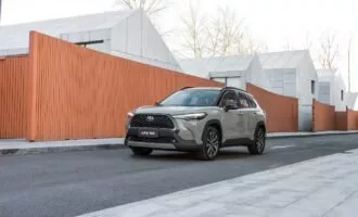 قیمت تویوتا کرولا کراس