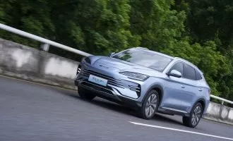 قیمت بی وای دی سانگ پلاس توسط بی‌ام‌کارز، زیرشاخه وارداتی گروه بهمن اعلام شد.