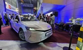 تویوتا کمری هیبرید