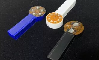 آب‌نبات چوبی برای چشیدن طعم مجازی