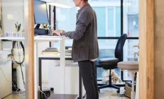 ارتباط فشار خون و ایستادن