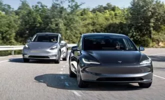 رانندگی خودران تسلا