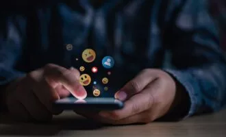 ایموجی و هوش هیجانی