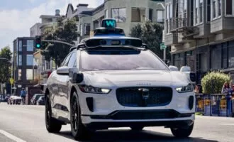 تاکسی خودران Waymo