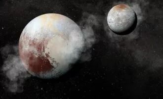 کشف جدید دانشمندان: پلوتو بزرگ‌ترین قمرش را با «بوسه یخی ۱۰ ساعته» تصاحب کرده است! 