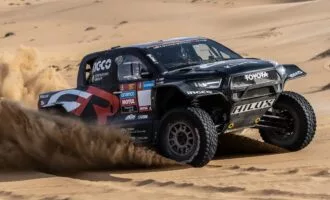 تویوتا هایلوکس