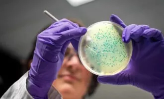 ابرمیکروب‌ها