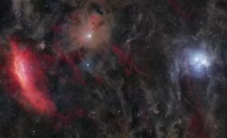 تصویر روز ناسا: خوشه پروین در برابر سحابی کالیفرنیا