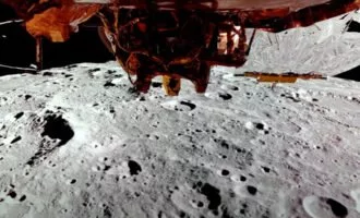 تصویر روز ناسا:  نیمه پنهان ماه از دید ماه‌نشین بلو گوست