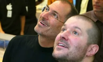 جانی آیو استیو جابز