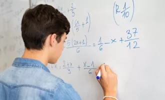 تأثیر شوک الکتریکی بر مهارت ریاضی دانش‌آموزان