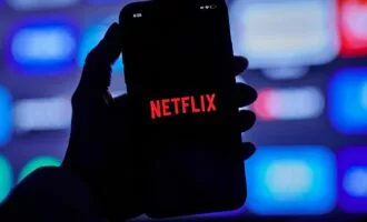 آزمایش بر روی قابلیت جدید جستجوی هوشمند نتفلیکس