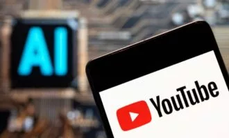 یوتیوب در حال آزمایش نسخه جدید AI Overviews