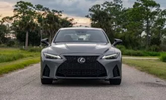 لکسوس IS500