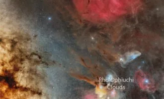 تصویر روز ناسا: راه شیری در کنار سحابی‌های زتا و رو افسای در یک قاب