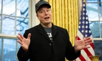 ایلان ماسک و سیاست