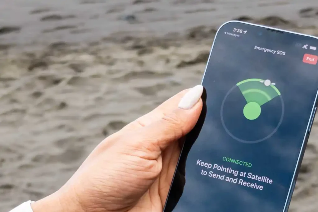 قابلیت تماس اضطراری ماهواره‌ای در آیفون 13 با iOS 18.5