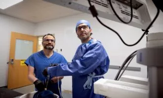 خارج‌کردن تومور نخاعی از طریق چشم