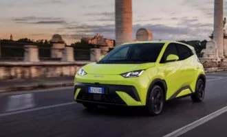 جنگ قیمت خودروهای برقی