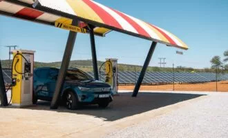 ایستگاه شارژ خورشیدی