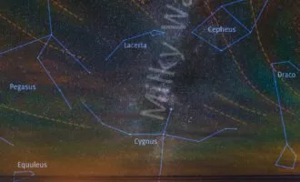 تصویر روز ناسا: رنگین‌کمان شبانه‌ای که آسمان را در بر گرفت