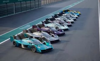 آستون مارتین والکری LM