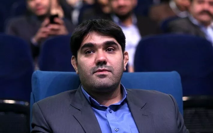 رئیس اتحادیه کسب‌وکارهای مجازی جلسه‌ای را با تهدید رئیس یک نهاد ترک کرد