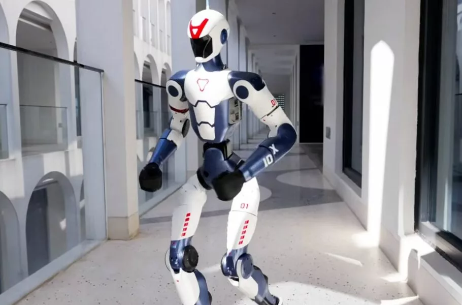 ربات R1
