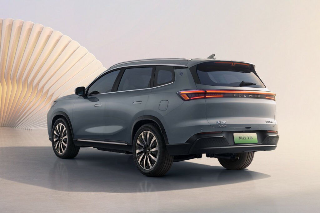 فونیکس F8