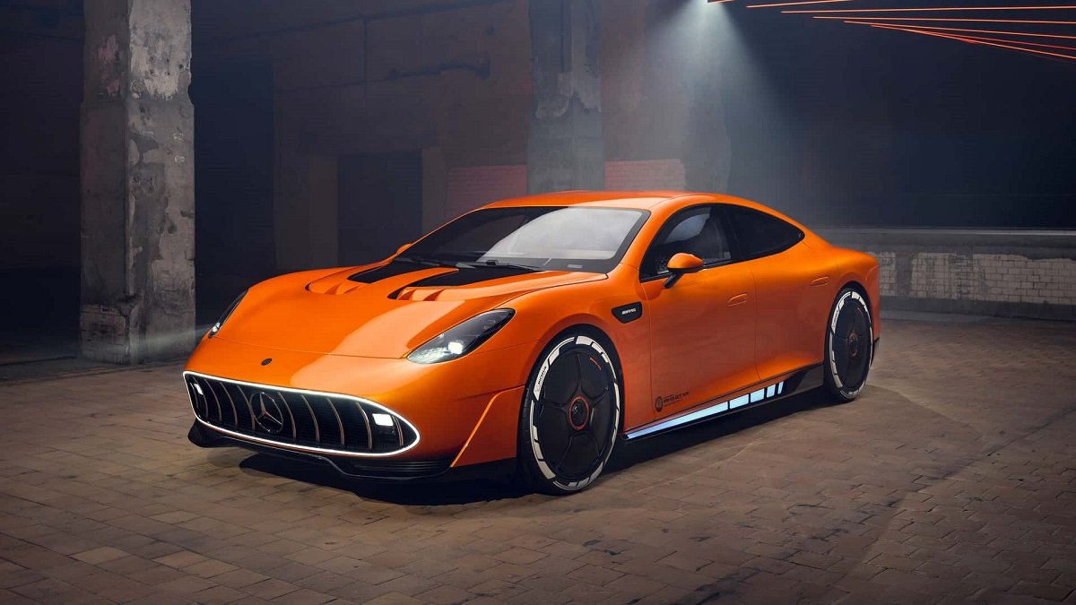 مرسدس AMG GT4 EV با ۱۳۰۰ اسببخار قدرت، رقبایش را به چالش میکشد