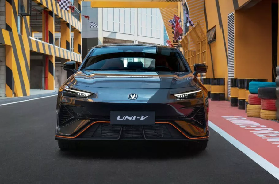چانگان Uni-V