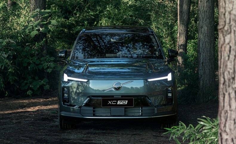 ولوو XC70 جدید با پیشرانه پلاگین هیبریدی معرفی شد