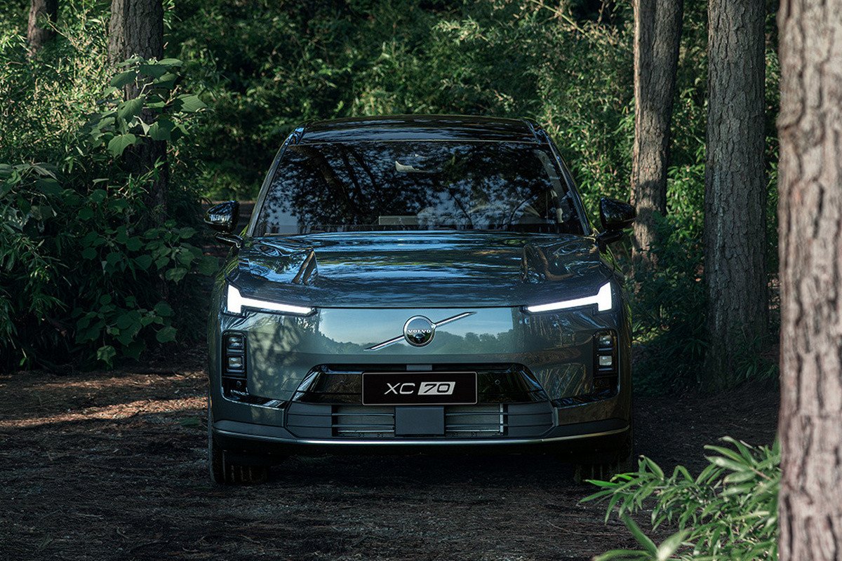 ولوو XC70 جدید با پیشرانه پلاگین هیبریدی معرفی شد