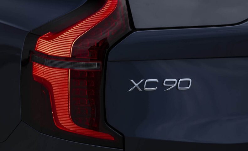نسل جدید ولوو XC90 در راه است؛ سوئدی‌ها موتور درون‌سوز را کنار نمی‌گذارند