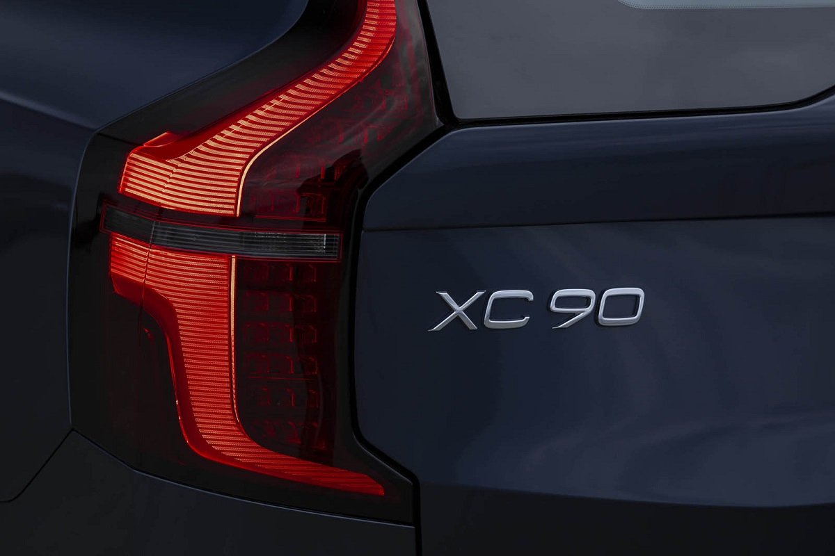 نسل جدید ولوو XC90 در راه است؛ سوئدیها موتور درونسوز را کنار نمیگذارند