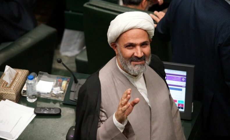 رئیس کمیسیون اصل ۹۰ مجلس: با سرمایه‌گذاری پلتفرم‌های طلا در قالب کسب‌وکار موافق نیستیم