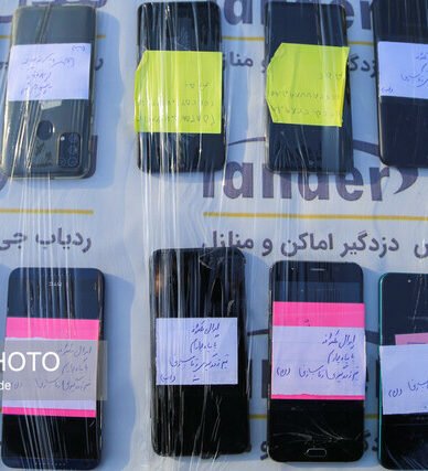 بازداشت سارقی که شماره سریال موبایل‌ها را تغییر می‌داد