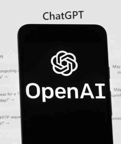 OpenAI اعلام کرده مکالمات کاربران با ChatGPT را درصورت نیاز به پلیس گزارش می‌کند