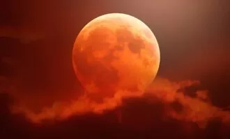 ماه خونین در ۱۷ شهریورماه ۱۴۰۴