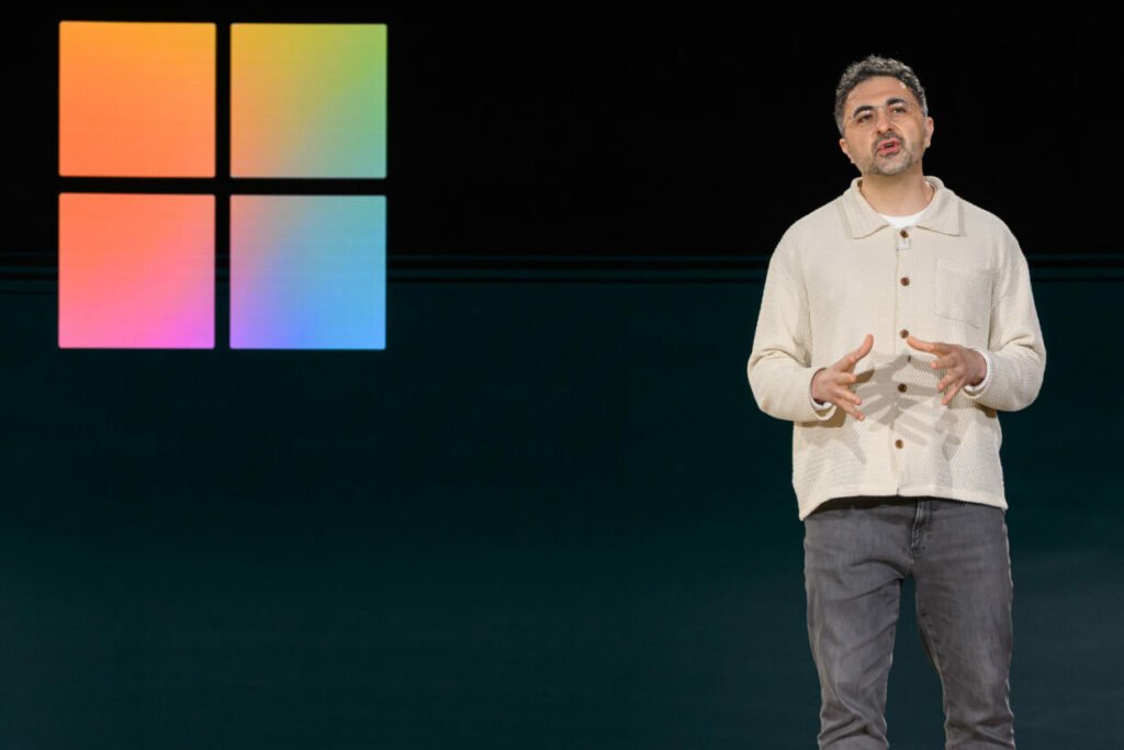 نظرات مصطفی سلیمان درباره خودآگاهی تقلبی هوش مصنوعی