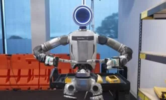 ربات انساننما
