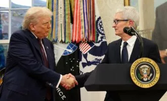 دونالد ترامپ تیم کوک